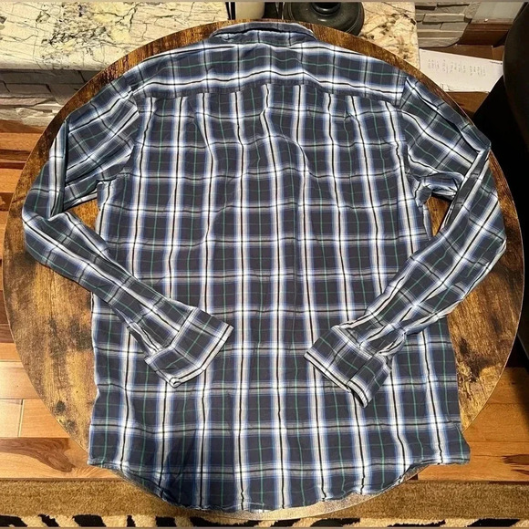 American Eagle Outfitters | athletic fit men’s shirt. Size: L - Picture 11 of 15